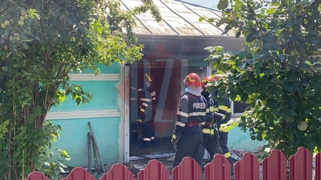 Incendiu la o casă din Lunca Cetăţuii. Trei autospeciale intervin pentru stingerea flăcărilor - EXCLUSIV, FOTO, UPDATE, VIDEO