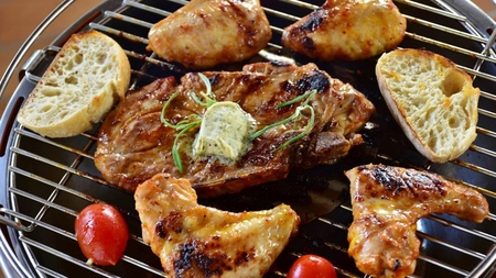 Sfaturi pentru gătit carne de ţară. Cu ce o marinezi
