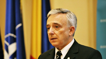 Pensia lui Mugur Isărescu s-a majorat cu 20%. Salariile din conducerea BNR au crescut în pandemie