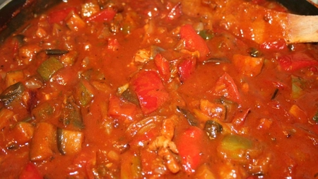 Tocana de legume ca la mănăstire: Un gust deosebit, pe care nu-l poți rata!