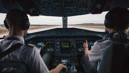 Un tânăr din SUA care plănuia să se sinucidă a preluat un avion și a incercat să il prăbușească