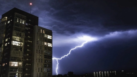 Cod portocaliu de vreme rea în jumătate de țară! Iată ce regiuni sunt sub avertizare