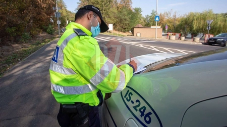 Polițiștii ieșeni au reținut mai multe permise de conducere și au împărțit zeci de amenzi. Controalele vor continua