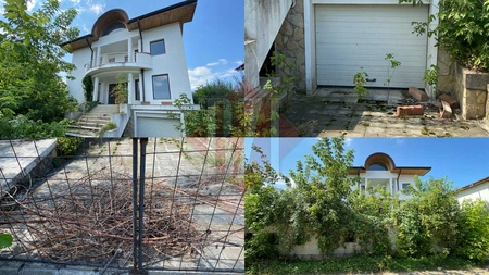 Una dintre cele mai cochete vile din Bucium zace în paragină! Un milionar a pierdut casa din cauza datoriilor. Nimeni nu se mai apropie de proprietatea aflată în cea mai căutată zonă a Iașului - GALERIE FOTO