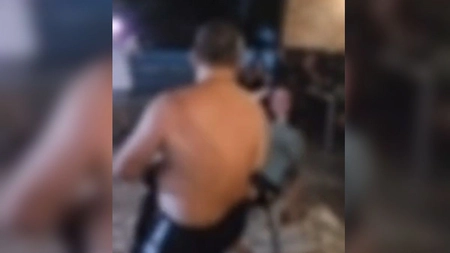 Un profesor de Geografie din Timişoara, filmat în timp ce făcea streaptease în faţa unei eleve - VIDEO