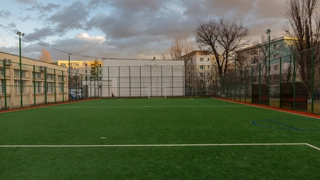 Aproape 3 milioane de lei pentru 21 de terenuri de sport, la școlile din municipiul Iași. Iată lista unităților vizate din tot orașul!