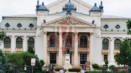 „Femeia care tot uită să se nască” de Cătălina Florina Florescu, spectacol-lectură în premieră, în proiectul „Lecturi³”, la Teatrul Național Iași