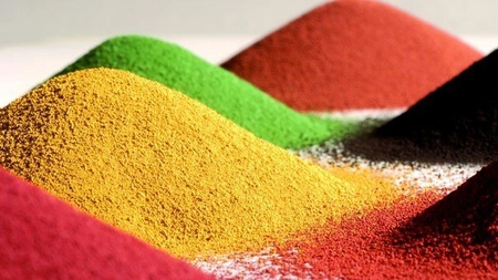 Un colorant folosit în prepararea a numeroase produse va fi interzi în UE