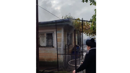 Incendiu în localitatea ieșeană Deleni. O persoană a suferit arsuri. Pompierii intervin de urgență- EXCLUSIV, FOTO, UPDATE, VIDEO