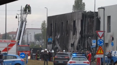 Omul de afaceri Dan Petrescu, pilot, şi familia sa au murit după ce avionul în care erau s-a prăbuşit la Milano