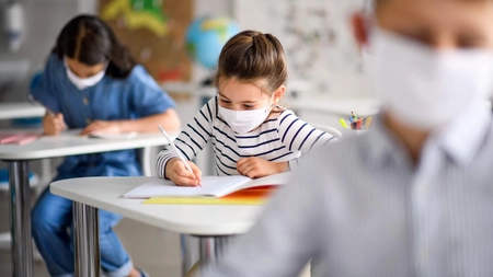 365 de clase din județul Iași vor desfășura ore în sistem on-line, începând de săptămâna viitoare