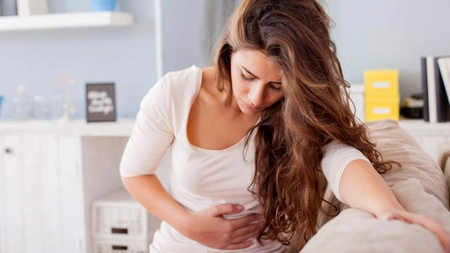 Semne că îți vine menstruația: Simptomele pe care orice femeie trebuie să le știe