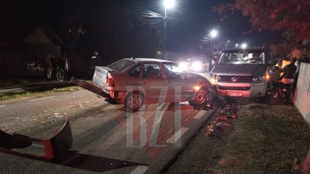 Accident rutier extrem de grav în localitatea Gorban din Iași! Coliziune frontală intre un microbuz și un autoturism. Sunt cel puţin 5 persoane rănite - EXCLUSIV FOTO