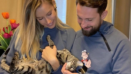 Dani Oțil se află la vârsta marilor împliniri, după ce Gabriela Prisăcariu l-a făcut tătic. Ce imagini de familie postează pe Instagram