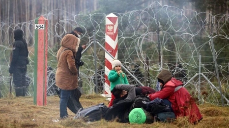 Polonia a mobilizat armata la granița cu Belarus de teama unui conflict armat cu migranții - FOTO, VIDEO