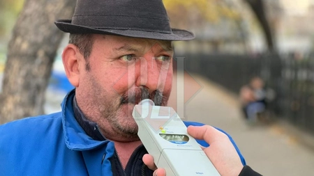 Accident rutier pe Bulevardul Alexandru cel Bun. Un şofer cu o alcoolemie de 0,56 mg/l a lovit o femeie pe trecerea de pietoni pentru că se grăbea - EXCLUSIV, FOTO