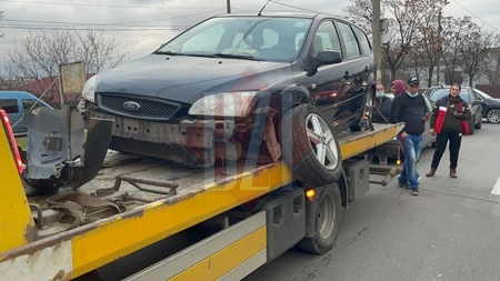 Accident rutier pe Bulevardul Poitiers. Două autoturisme au intrat în coliziune - EXCLUSIV, FOTO, VIDEO