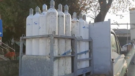 96 de butelii de oxigen medical ajung astăzi la Spitalul de Boli Infecţioase din Iaşi - VIDEO