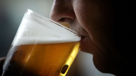 Cât alcool are o bere: Unele depășesc alcoolemia unei tării
