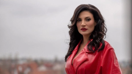 Ioana Ginghină a pozat nud? Ce spune actrița despre fotografiile în ipostaze provocatoare 