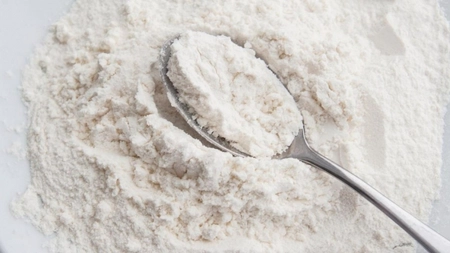 Dispare zahărul și făina de pe rafturile supermarketurilor din România! Există o criză alimentare sau românii îşi fac stocuri?