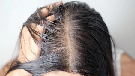 Șampon păr gras: Soluția numărul unu împotriva excesului de sebum