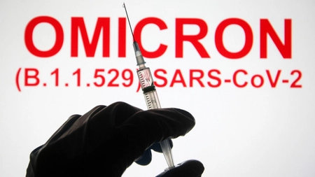 Varianta Omicron poate provoca un simptom care apare frecvent noaptea