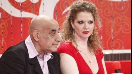 Oana Lis a apărut nud în fața unor muncitori. Soția lui Viorel Lis a pozat provocator în tinerețe