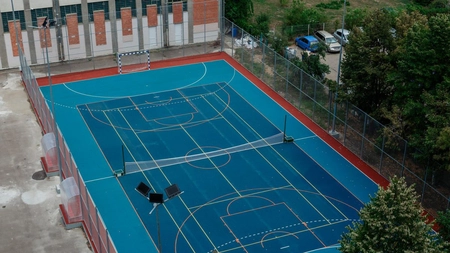 Mai multe școli din Iași vor avea terenuri de sport moderne! Primăria a semnat contractul în valoare de 2 milioane de euro