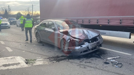 Accident rutier în Podu Iloaiei. Două persoane, rănite în urma unui impact dintre un BMW și o Dacia Logan - EXCLUSIV, GALERIE FOTO, UPDATE, VIDEO