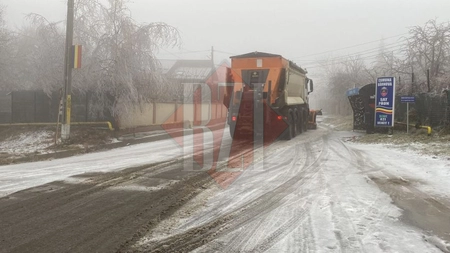 Iarna îşi intră în drepturi la Iaşi! Utilajele de deszăpezire au ieşit pe Bucium - FOTO, VIDEO
