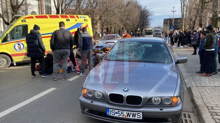 Accident rutier grav în municipiul Iași! Un șofer cu BMW a acroșat un pieton - EXCLUSIV, FOTO, VIDEO, UPDATE