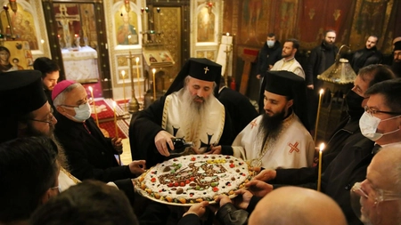 Imagini surprinse la mormântul domnitorului Alexandru Ioan Cuza, de la Mănăstirea Trei Ierarhi din Iaşi - GALERIE FOTO