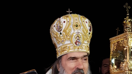 ÎPS Teodosie a fost amendat după ce a ieșit din izolare pentru a oficia o slujbă! UPDATE: A luat a doua amendă în doar o singură zi