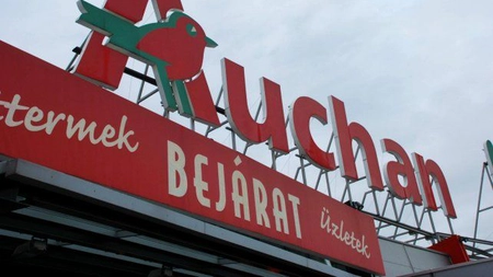 Carrefour, marele lanț de magazine din România ar putea să dispară. Auchan vrea să-l preia