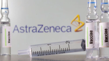 Booster-ul vaccinului AstraZeneca, eficient împotriva variantei Omicron. Pacienții imunizați nu mai au nevoie să fie conectați la aparate