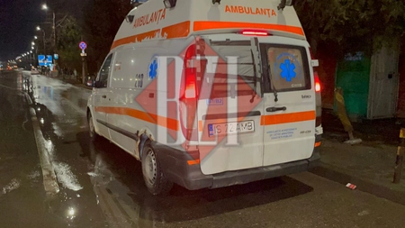Accident rutier între un autoturism și o ambulanță la intersectia de la Piața Nicolina lângă Rompetrol- EXCLUSIV, GALERIE FOTO, VIDEO