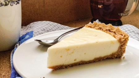 Cremă de brânză pentru cheesecake: Desertul care ți se va topi în gură