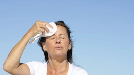 Remedii naturiste pentru transpirația capului: Află ce trebuie să faci dacă te confrunți cu hiperhidroza