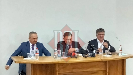 Alexandru Rafila, ministrul Sănătății, a venit la Iași. A vizitat fabrica <em class='ep-highlight'>Antibiotice</em> SA - FOTO, VIDEO