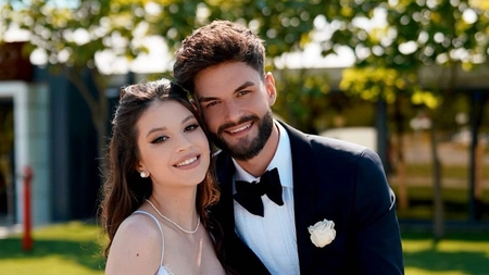 Cleopatra Stratan și Edward Sanda, clipe de panică la întoarcerea din vacanță! S-a întâmplat când au ajuns în România