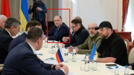 Un membru al delegaţiei ucrainene de negocieri, bănuit de trădare, ar fi fost ucis de SBU