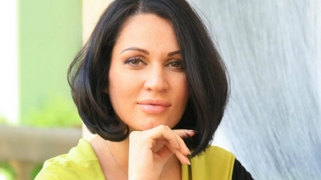 În ipostaza aceasta n-ai văzut-o până acum! Cum s-a fotografiat Nicoleta Luciu