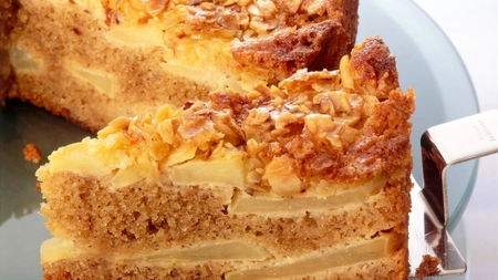 Prăjitură de post cu mere rase. Rețeta unui desert gustos și aromat