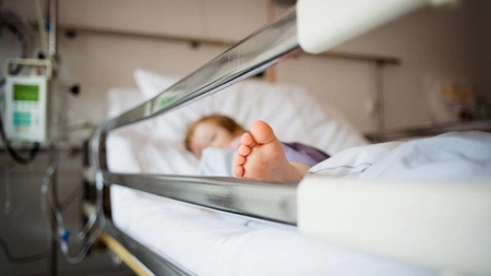 Tot mai multe fetițe din Iași devin mame! Pruncii sunt abandonați pe treptele spitalelor: ”Numărul sesizărilor a fost unul uriaș, 573”