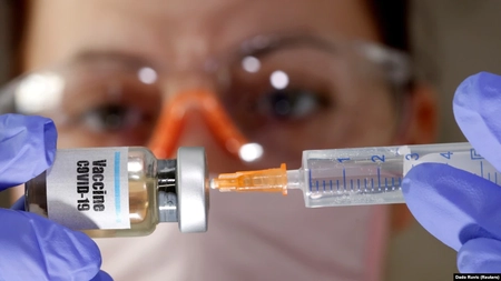 Vaccinarea anti-Covid-19 doar la medicul de familie. Andrei Baciu, secretar de stat: „Din 1 iulie toate centrele îşi vor înceta activitatea”