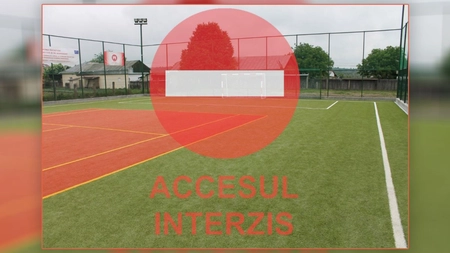 Accesul interzis pe terenurile de sport din curtea școlilor ieșene în afara orelor de program. „Distrug mai mult decât se joacă!“