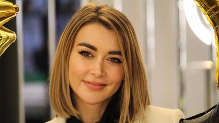 Denisa Tănase a fost jefuită, în plină noapte. I-a fost spart magazinul