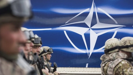 NATO trimite mai multe trupe în estul Europei, de vreme ce nu mai este legată de vechile angajamente față de Rusia
