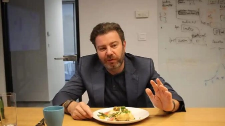 Lecția celui mai bogat român, Daniel Dines: «Nu merită să te chinui toată viața ca să faci bani pentru o vacanță mai frumoasă, e cel mai stupid lucru»